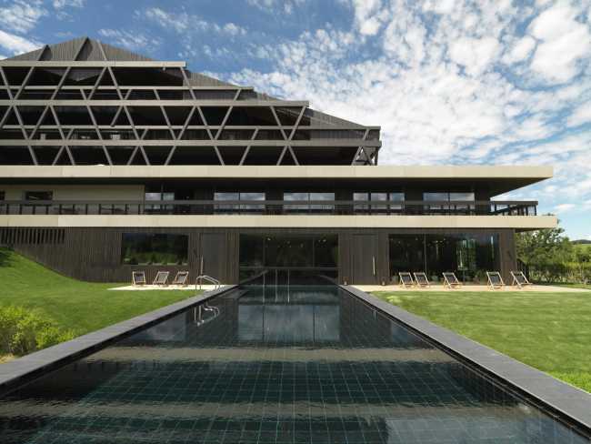 Expansion for a hotel