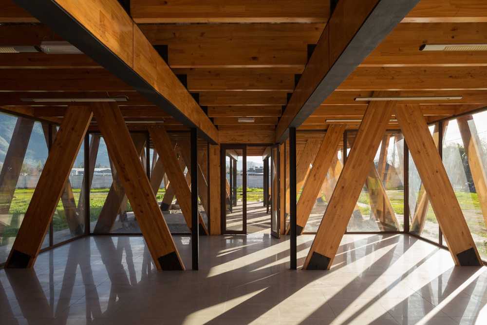 dettaglio facciata in legno a x