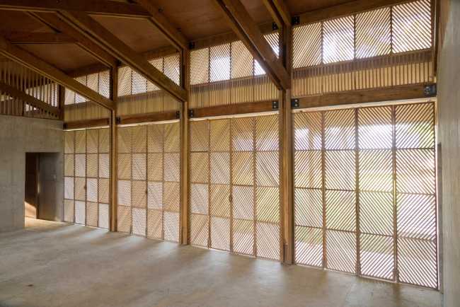 Wooden construction structure and wall