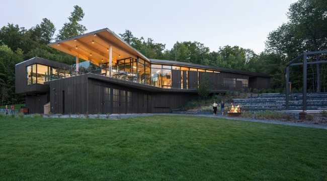 Arquitectura contemporánea en la naturaleza canadiense