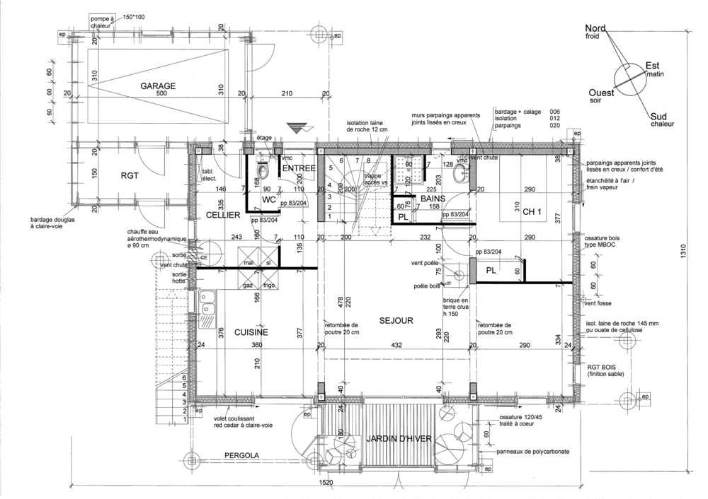 Residenza in legno con piscina esterna