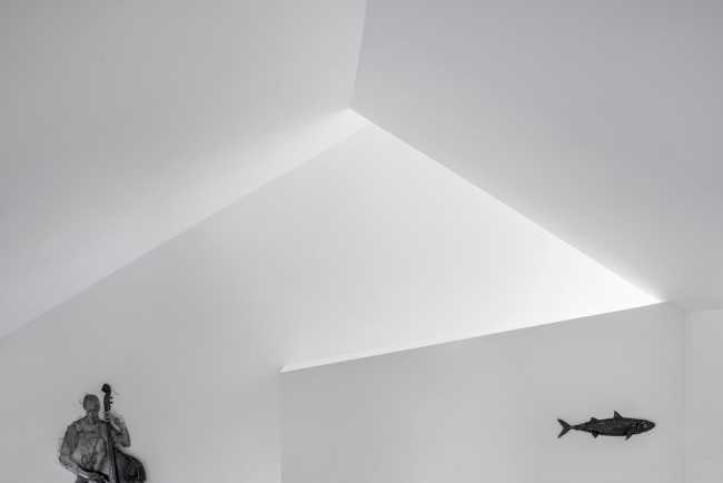 interiores geométricos blancos