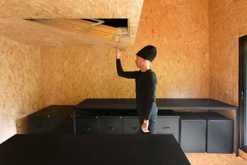 Abitazione in legno tra gli alberi