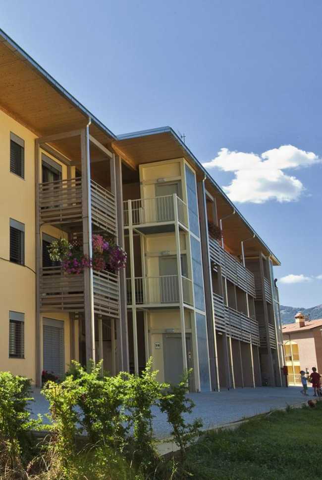 Ricostruzione post terremoto di case in legno