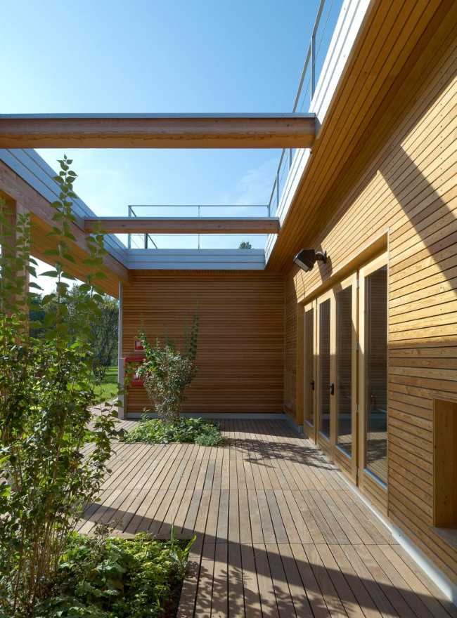 Asilo nido in legno sostenibile compatibile con l'ambiente