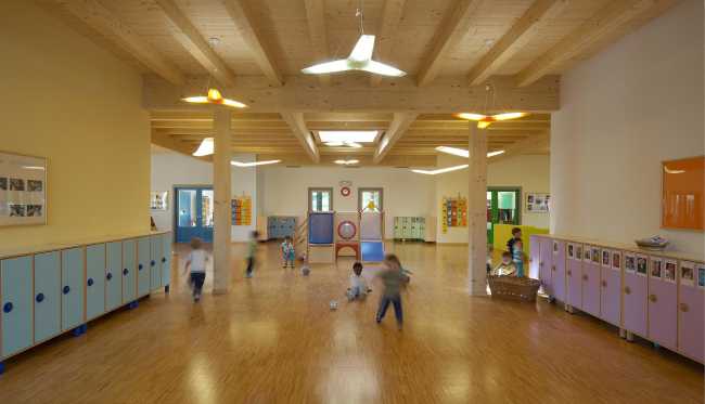 Interni in legno per un asilo nido in Emilia Romangna