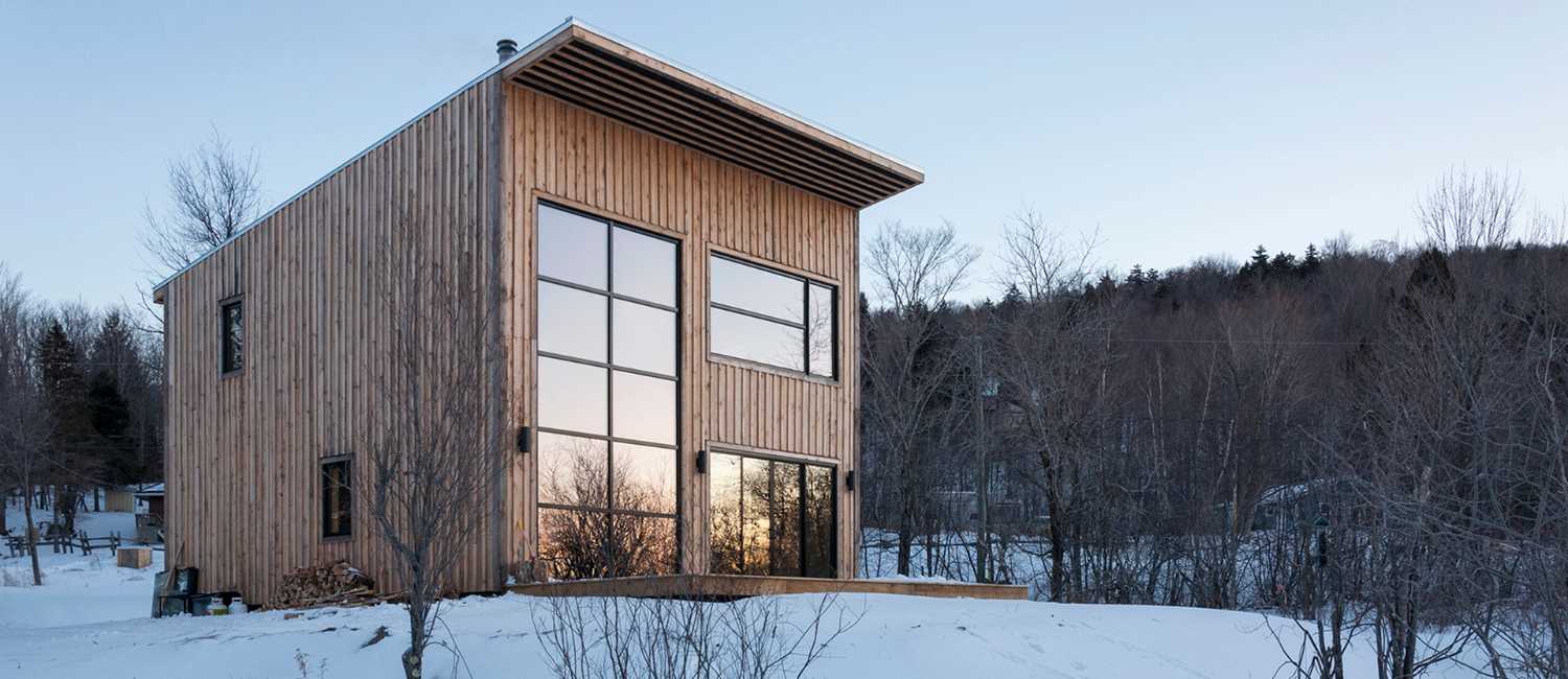 A wooden shelter that blends into the Canadian landscape: Wood Duck