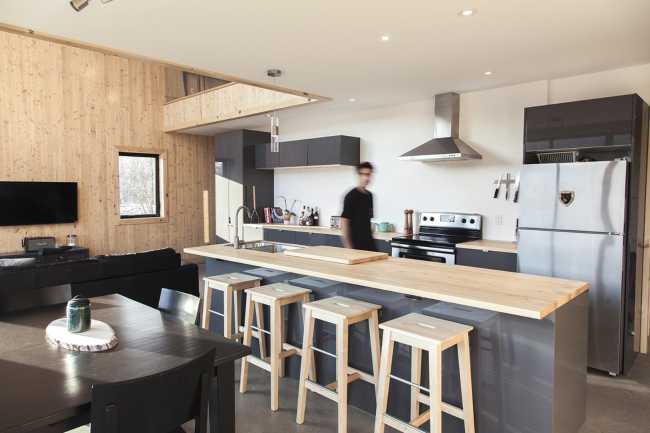 Un rifugio in legno che si fonde nel paesaggio canadese: Wood Duck