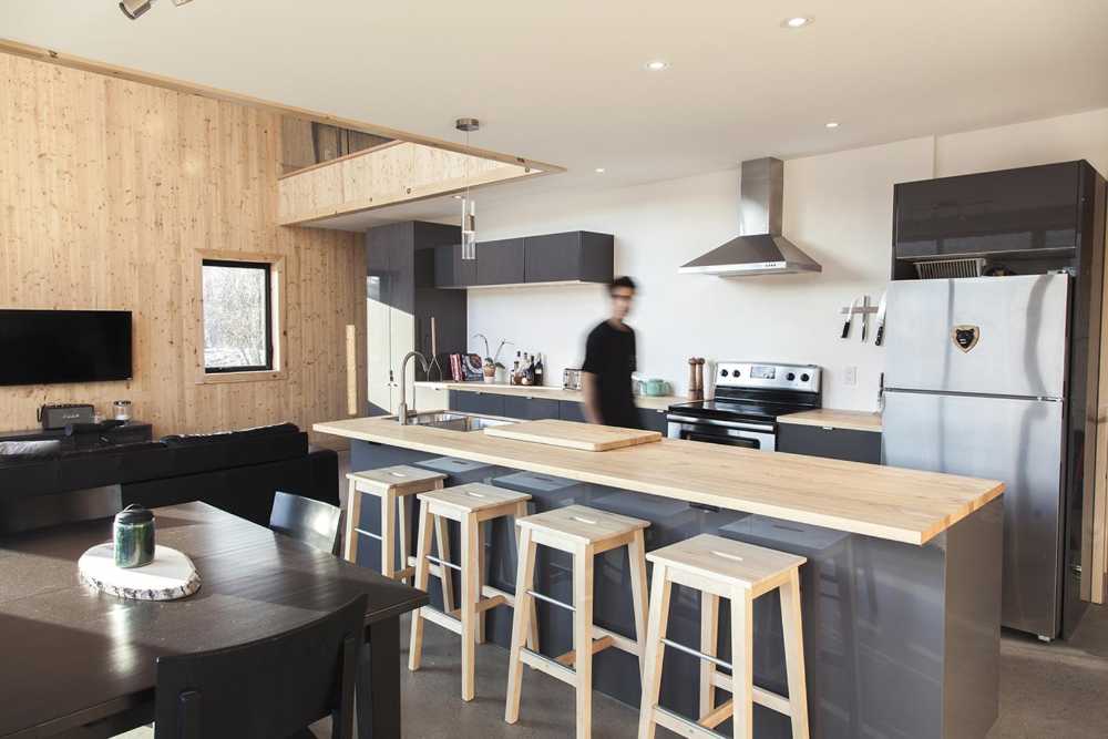 Un rifugio in legno che si fonde nel paesaggio canadese: Wood Duck