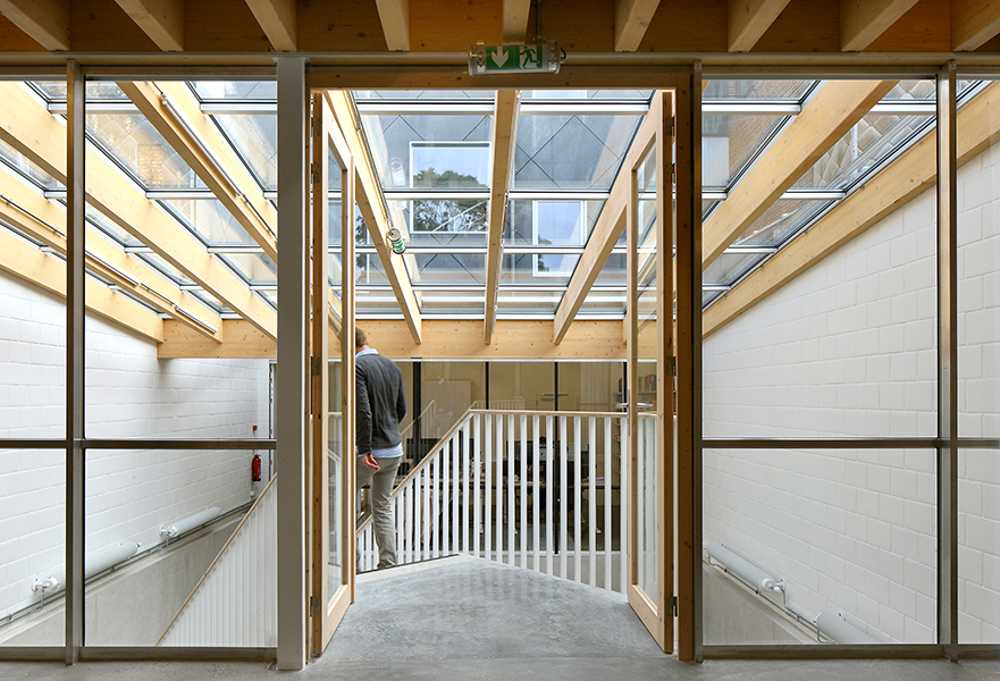 Edificio per uffici e spazi di lavoro flessibili