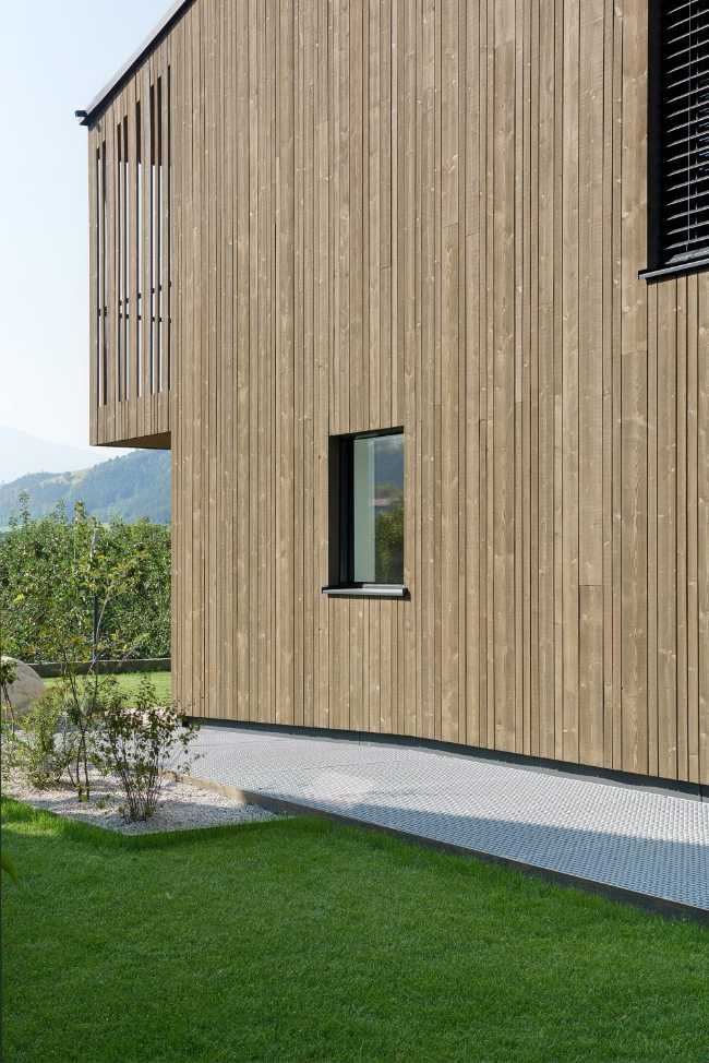 Pareti esterni con sistema a telaio isolate con fibra di legno