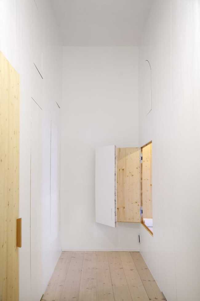 Camera d'albergo scenografica in legno