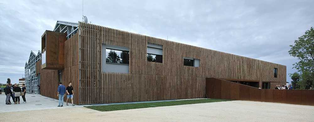Struttura in legno compatta e rettangolare