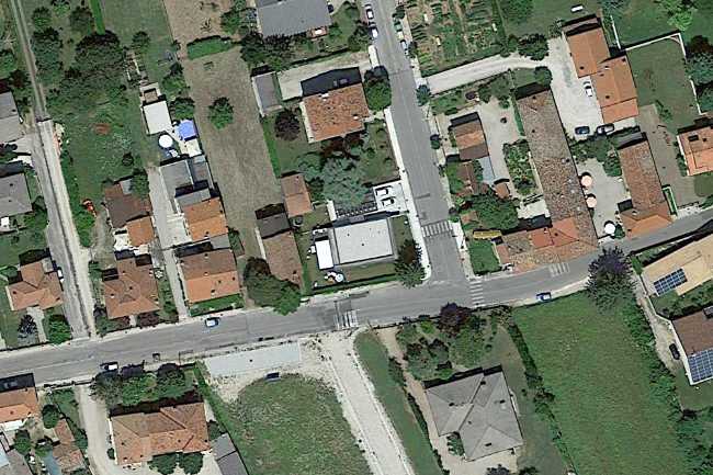 Vista dall'alto di case unifamiliari