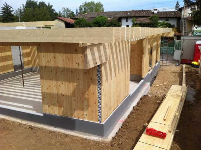 Cantiere di un'abitazione in legno