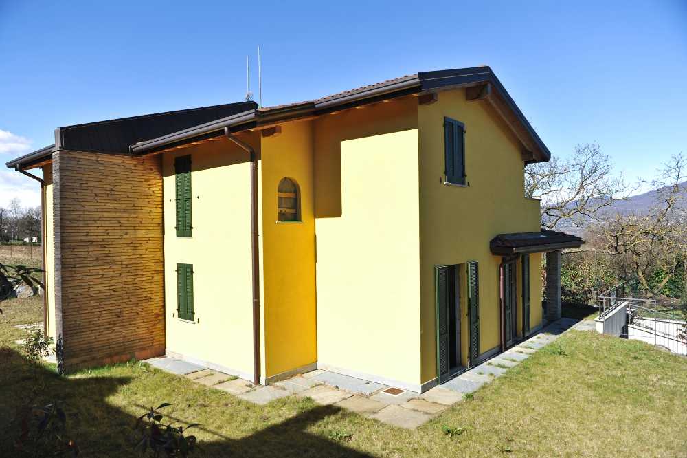Complesso residenziale sul lago di Varese