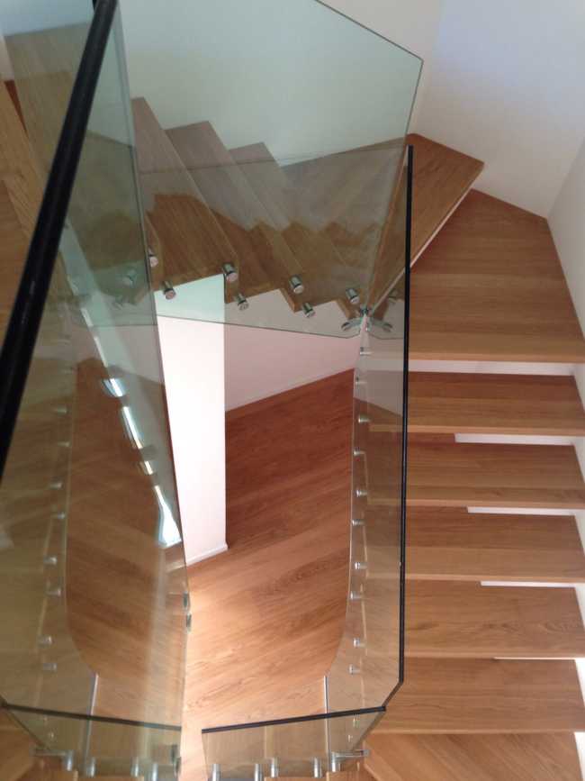 Scala interna legno e balaustra vetro