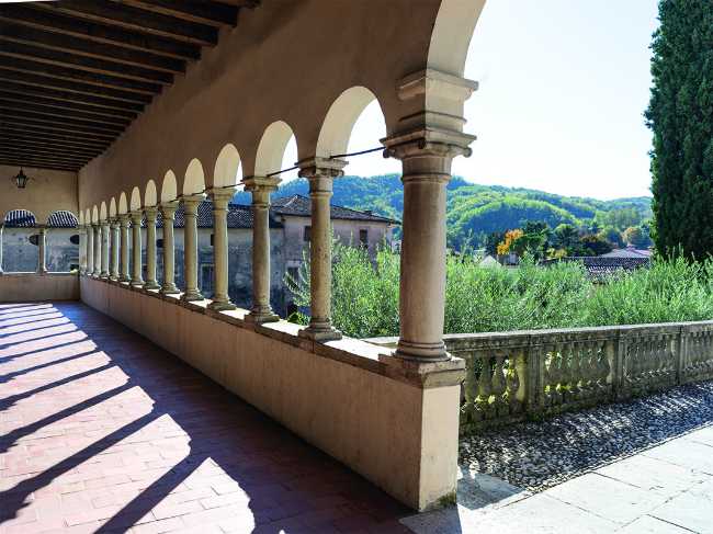 Ristrutturazione di un'abbazia trasformata in luogo di accoglienza