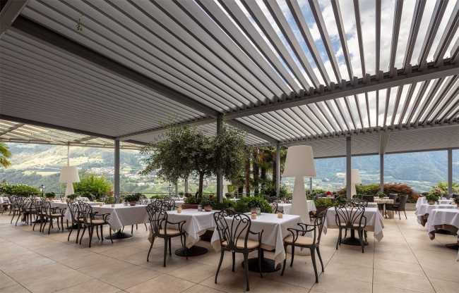 Terrazza coperta grazie alle pergole