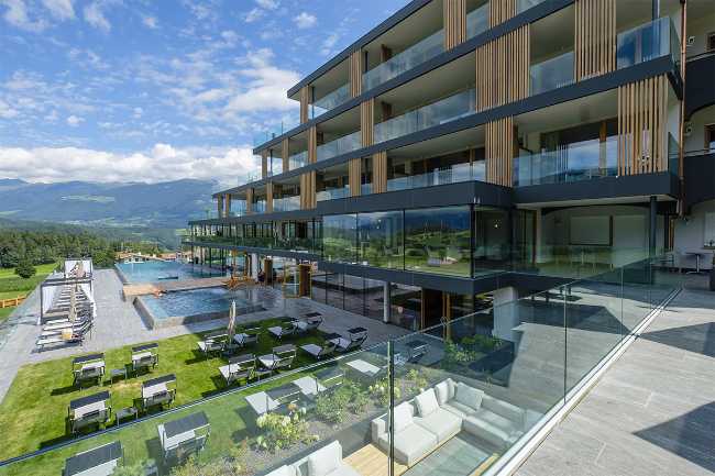 Parapetto esterno in vetro per un hotel