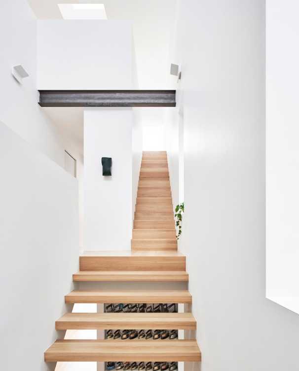 corpo scala in legno