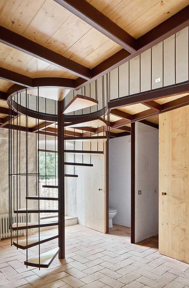 scala interna di metallo