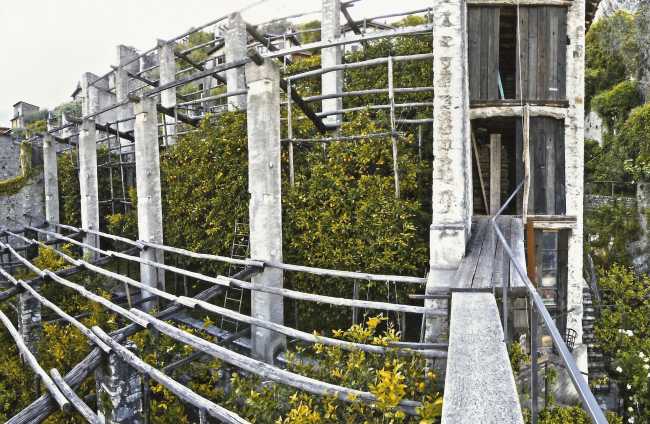 Recuperación de altos pilares de piedra