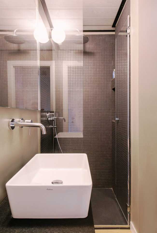 Sala da bagno scura