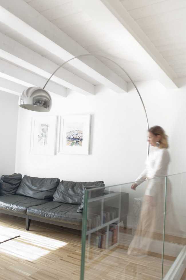 white attic black sofa