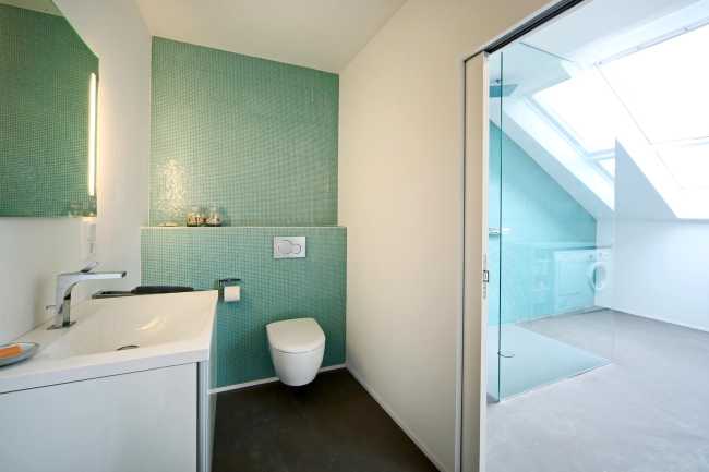 Cuarto de baño de diseño minimalista y esencial