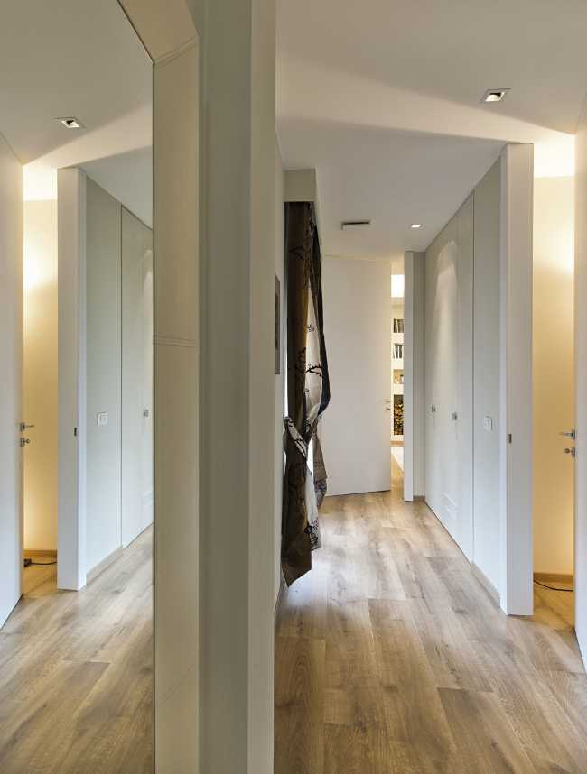 Hallway with parquet