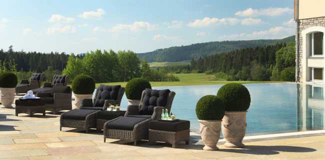 Hotel storico con piscina