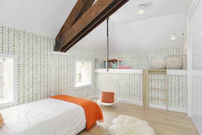 white minimal bedroom