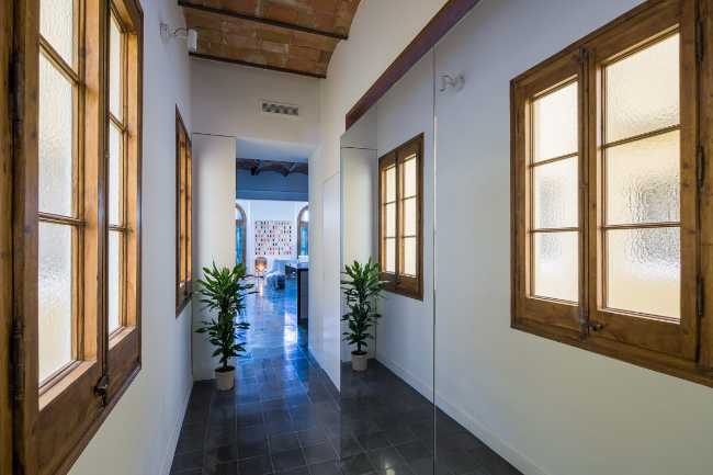 Corridoio con finestre