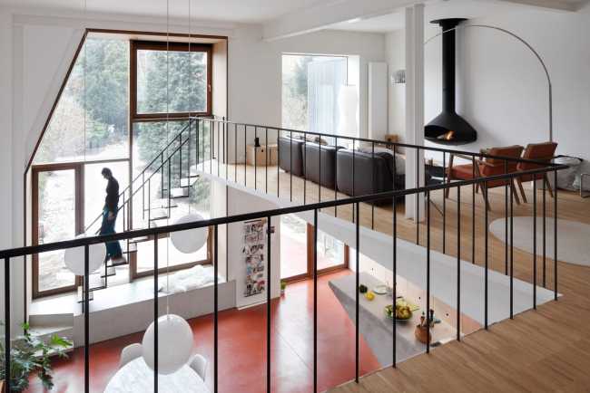 House with mezzanine