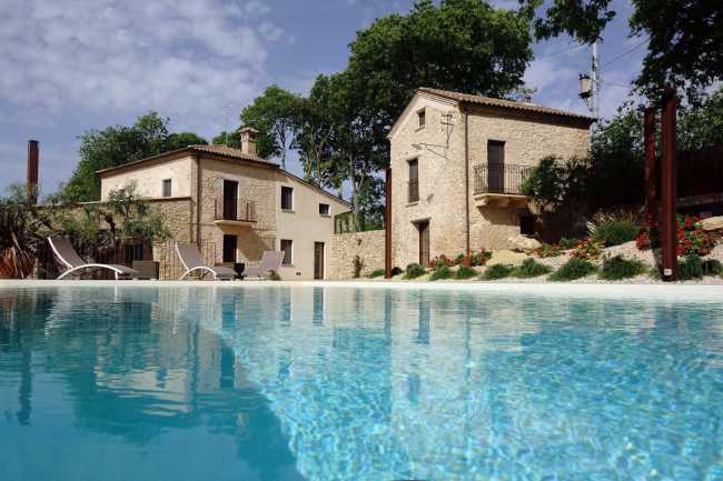 Borgo rurale con piscina
