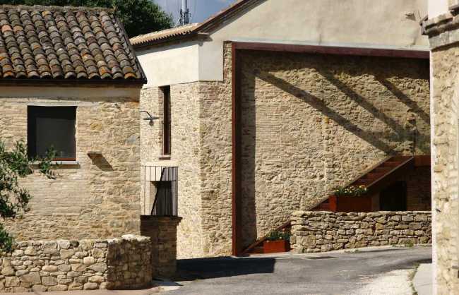 Borgo rurale in pietra