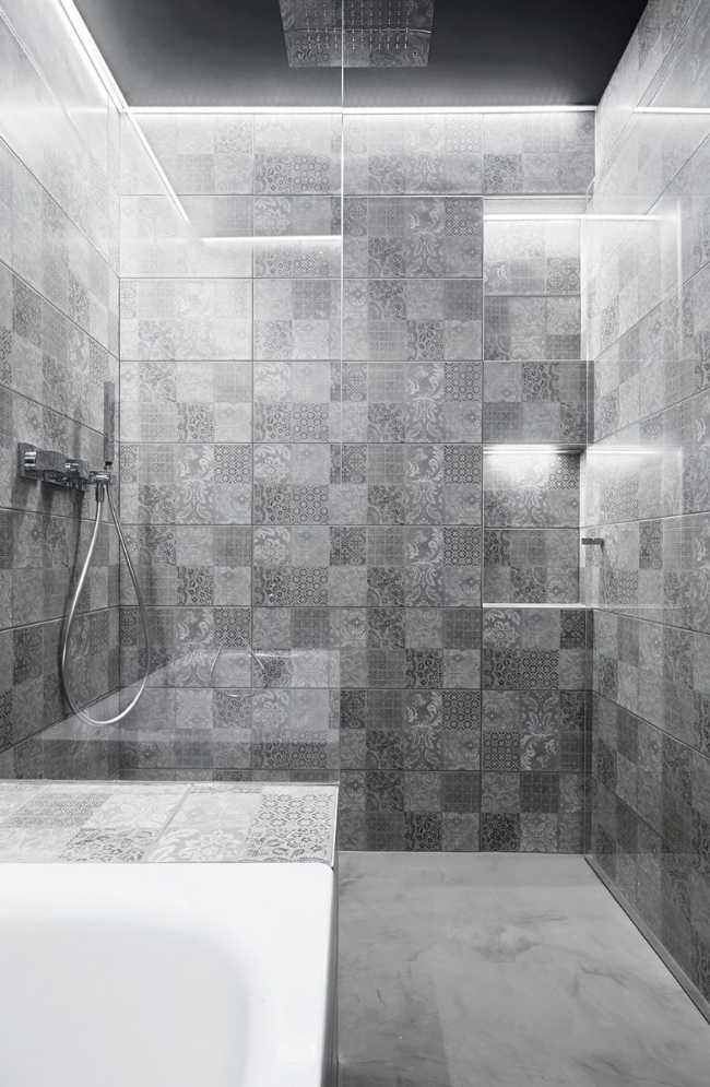 Bathtub shower