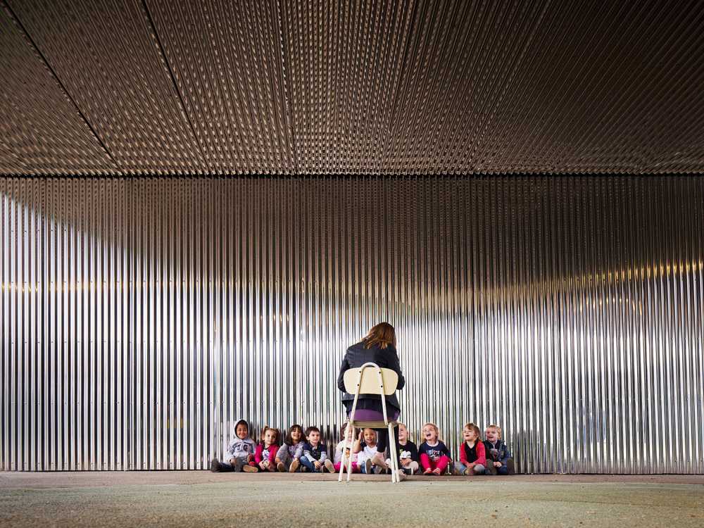 Scuola materna con copertura