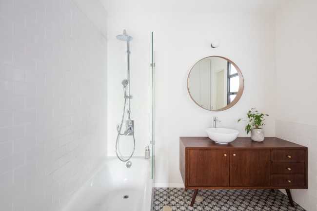 Bathroom with vintage style