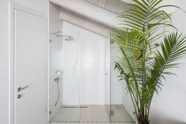 Bathroom with transparent shower