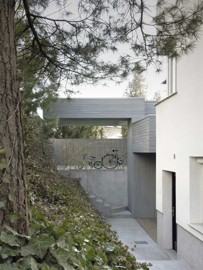 Ampliamento villa storica considerando la pendenza del terreno