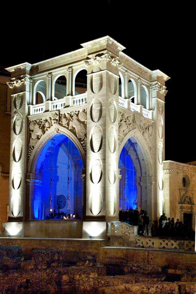 Illuminated glass walls