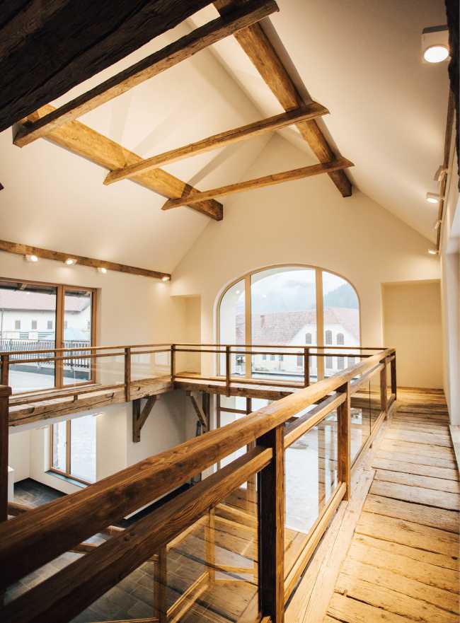 White plaster and wood for the interior of the brewery