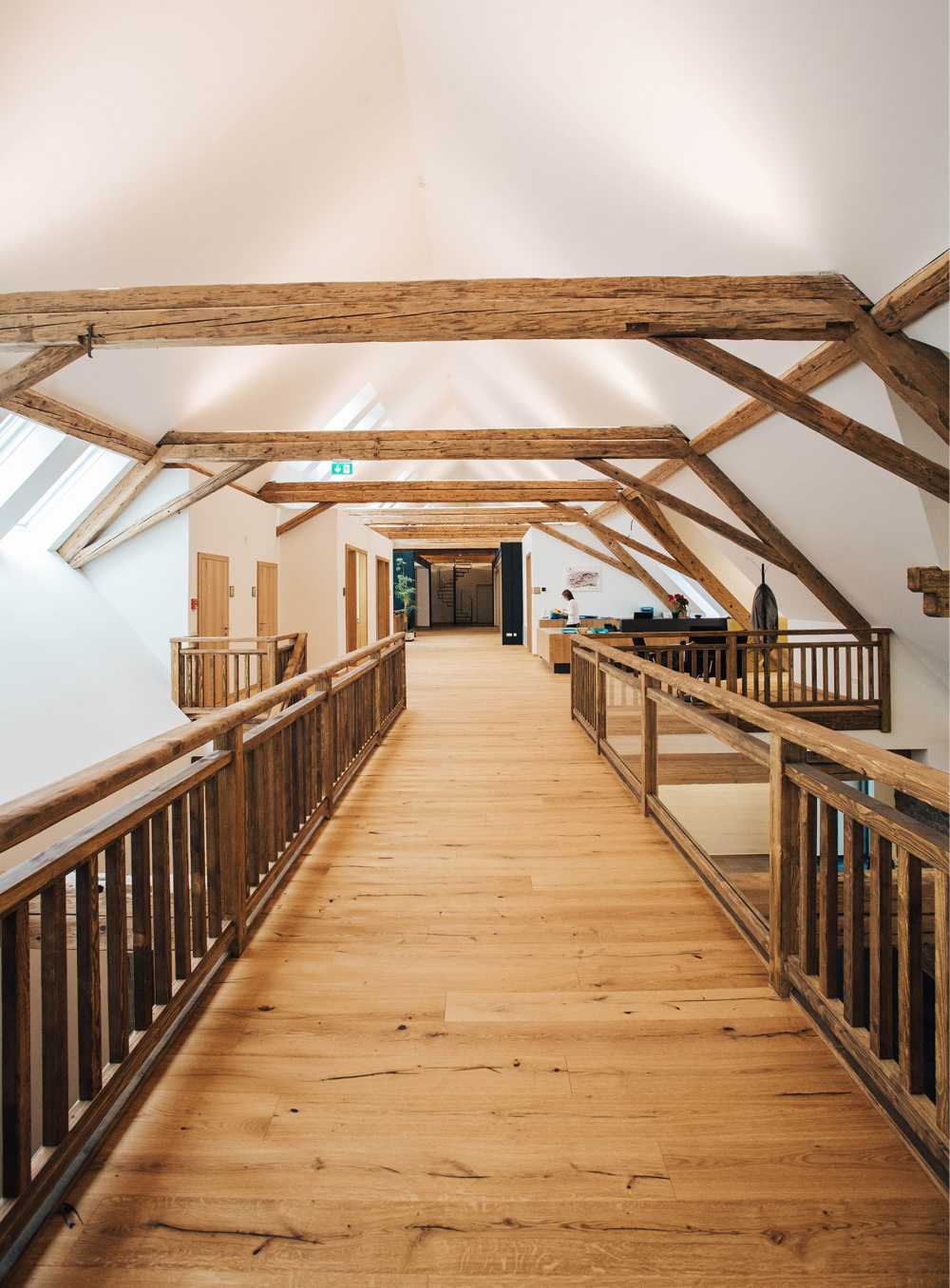 An old barn, used as a warehouse, is transformed into a brewery