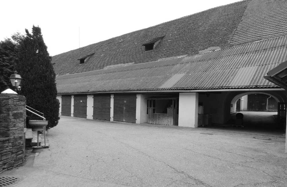 An old barn, used as a warehouse, is transformed into a brewery