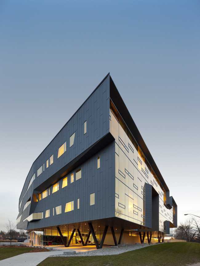 Architettura contemporanea dalle forme spezzate