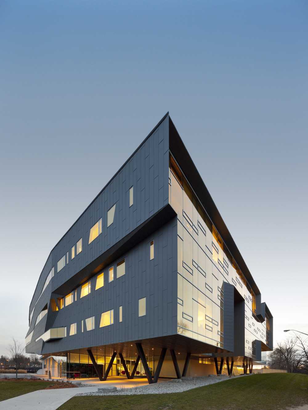 Research centre with contemporary forms