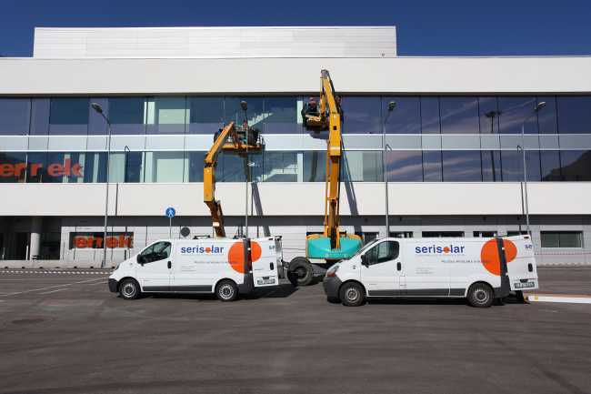 Riduzione del carico elettrico dei condizionati tramite pellicole solari