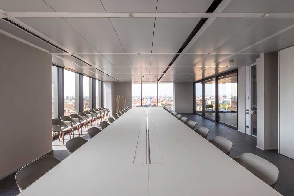 Palace redeveloped in glass